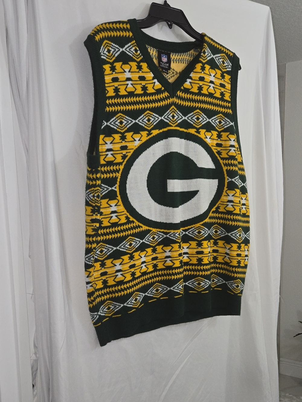 NFL Green & Yellow V-Neck Sweater Vest with Team G Logo